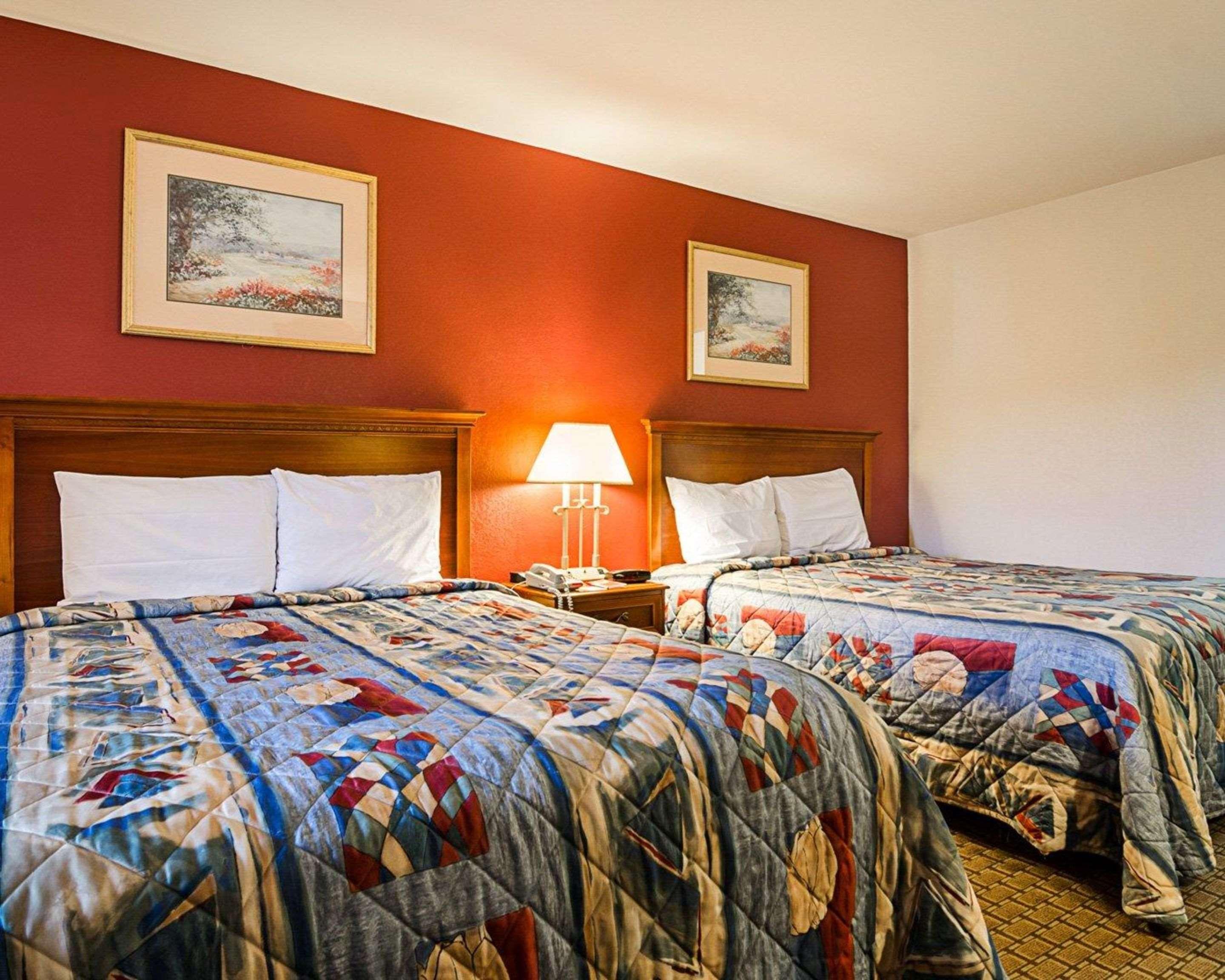 Econo Lodge Richmond Exterior photo