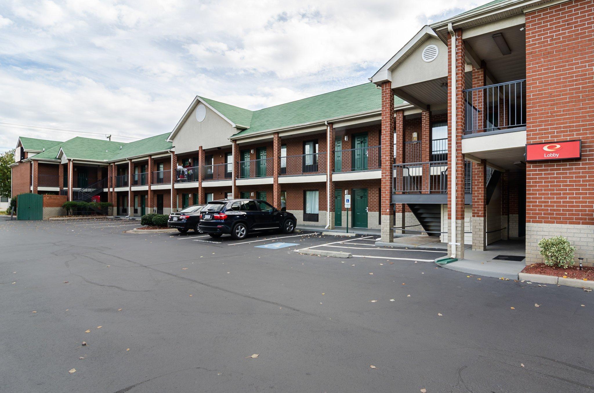 Econo Lodge Richmond Exterior photo